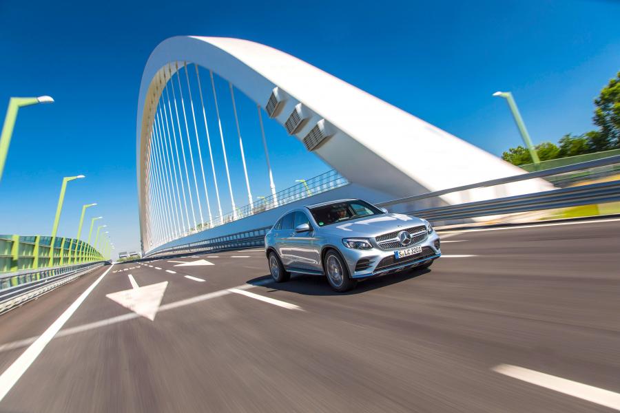  Mercedes-Benz GLC300 4Matic AMG Line Coupe 2016 года  (фото 23 из 26)